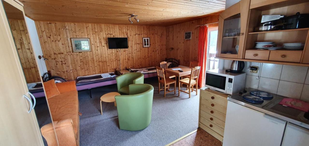 Penzion U Dvou Panu Pernink Exterior foto